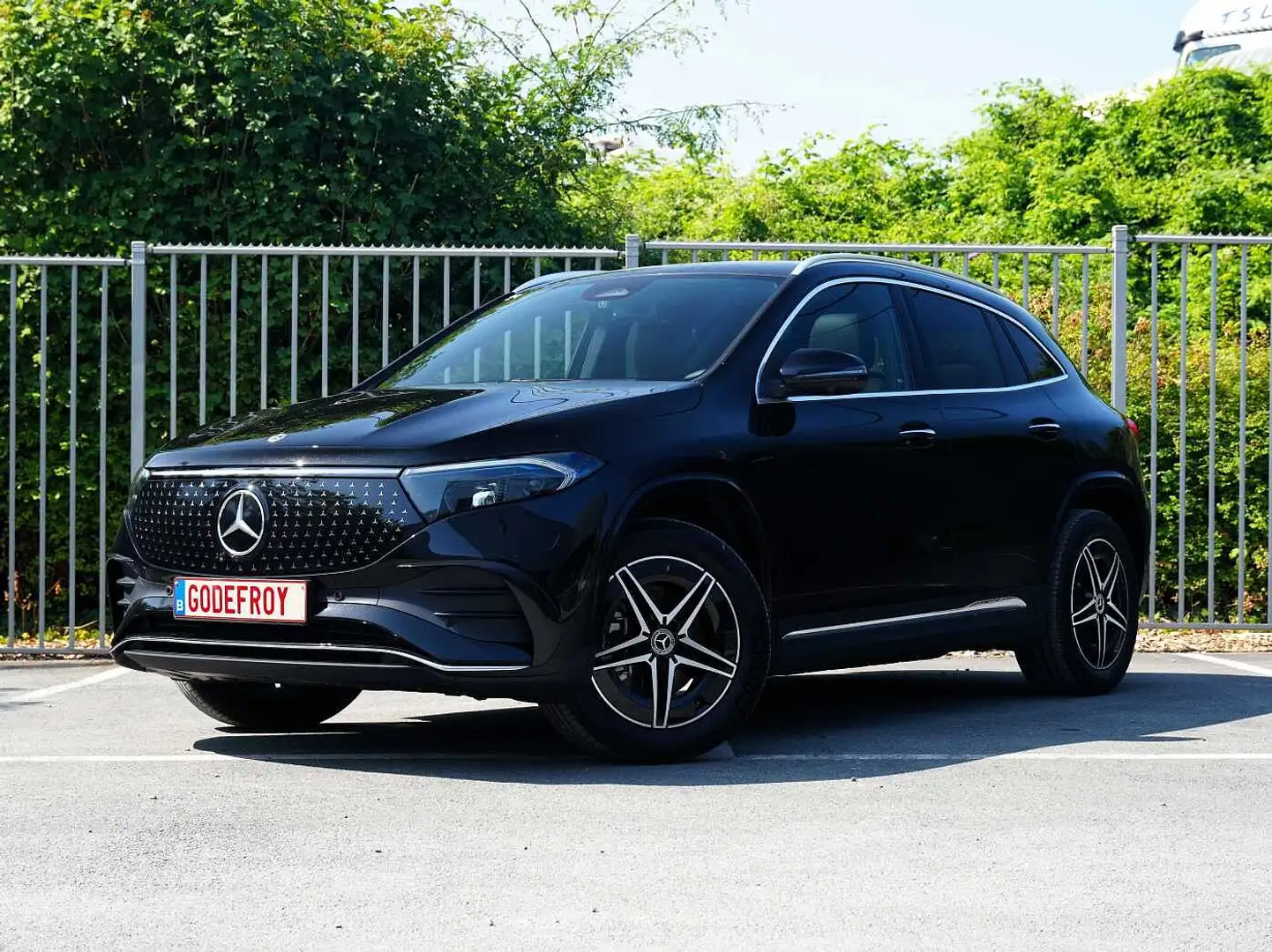Mercedes-Benz EQA 250 + SUV AMG / Pano / 360° / Memory / Alarm Negru - 2
