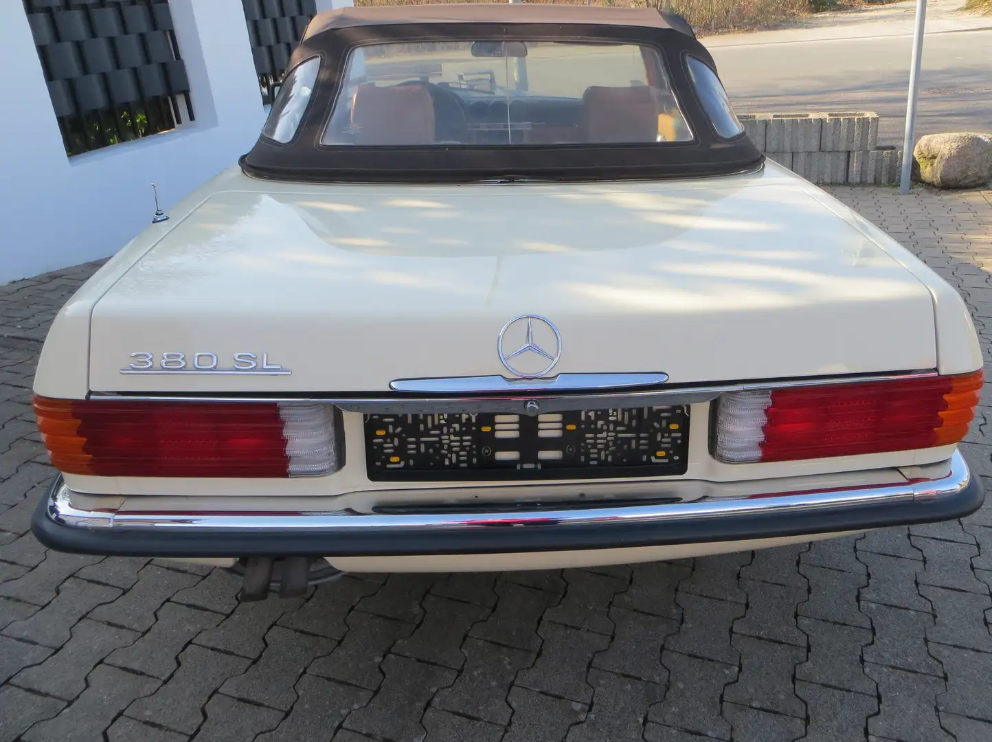 Mercedes-Benz SL 380 Cabrio Бежевий - 2