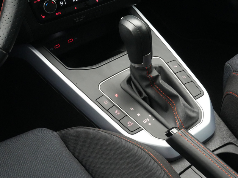 SEAT Arona FR DSG NAVI VIRT SHZ PDC LED CARPLAY KAM — photo 8