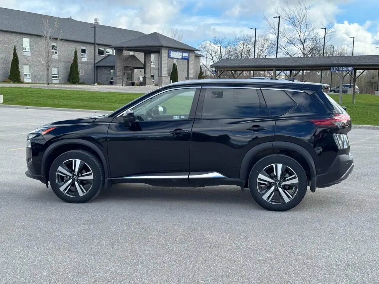 Nissan Rogue снимка Nissan Rogue