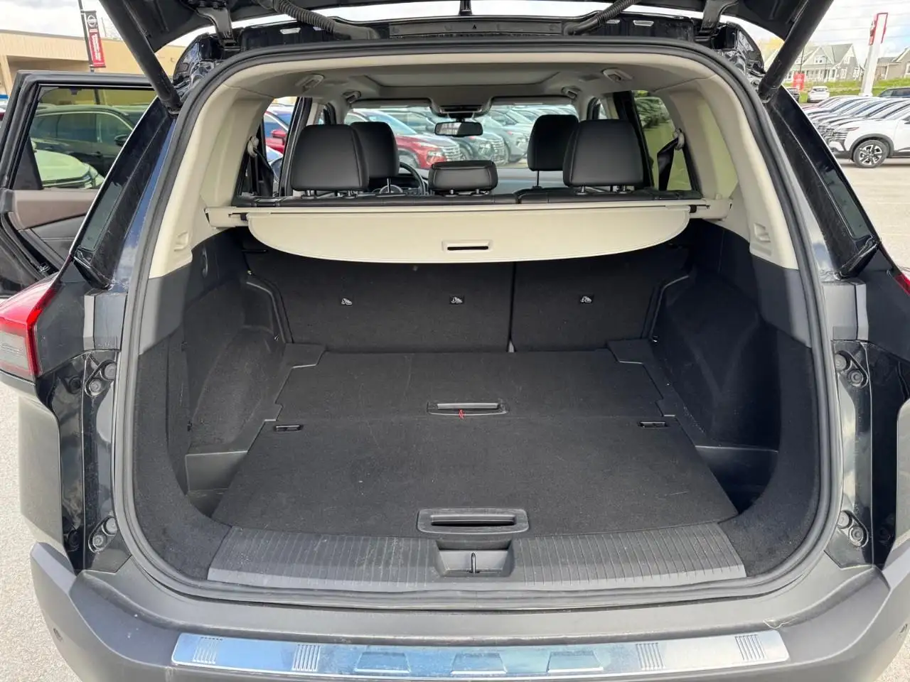 Nissan Rogue снимка Nissan Rogue