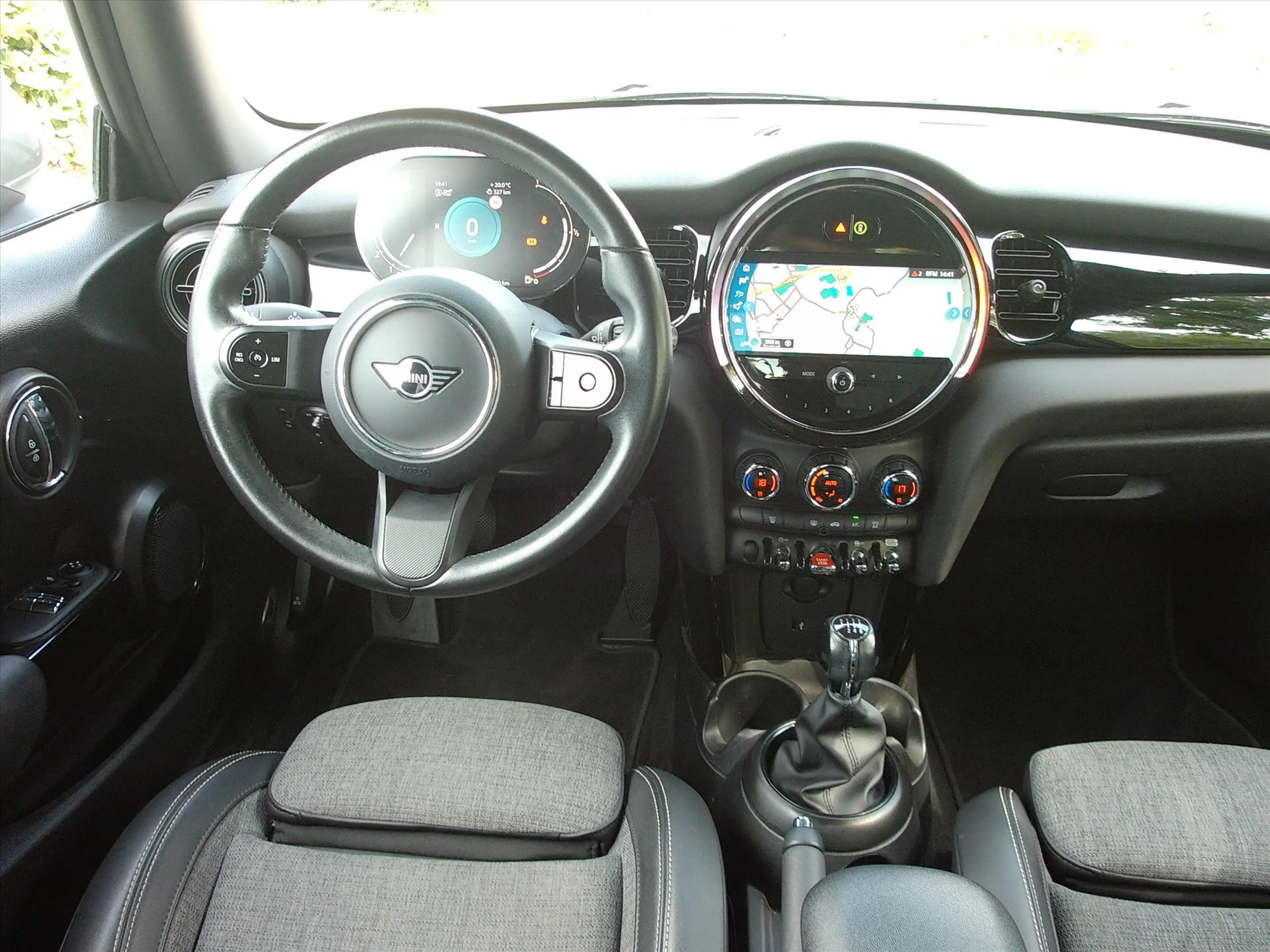 MINI One Mini 3-Deurs (f56) 1.5 102pk Clima Navi Sportst Xe — photo 2
