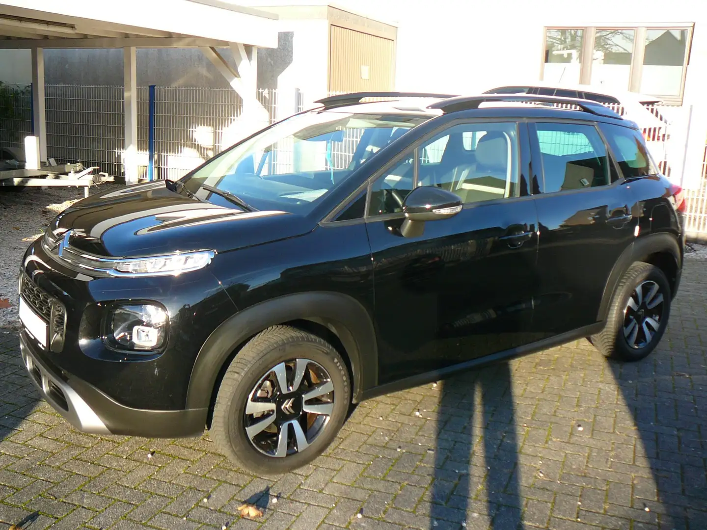 Citroen C3 Aircross Shine,Navi,Klimatronic,Sitzheizung,AHK,PDC,usw.! Schwarz - 1