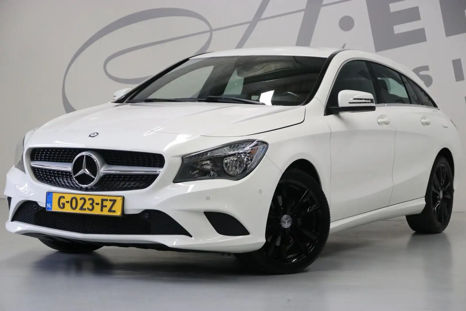 Mercedes-Benz CLA 180 Shooting Brake Sfeerverlichting/ Navigatie Wit - 1