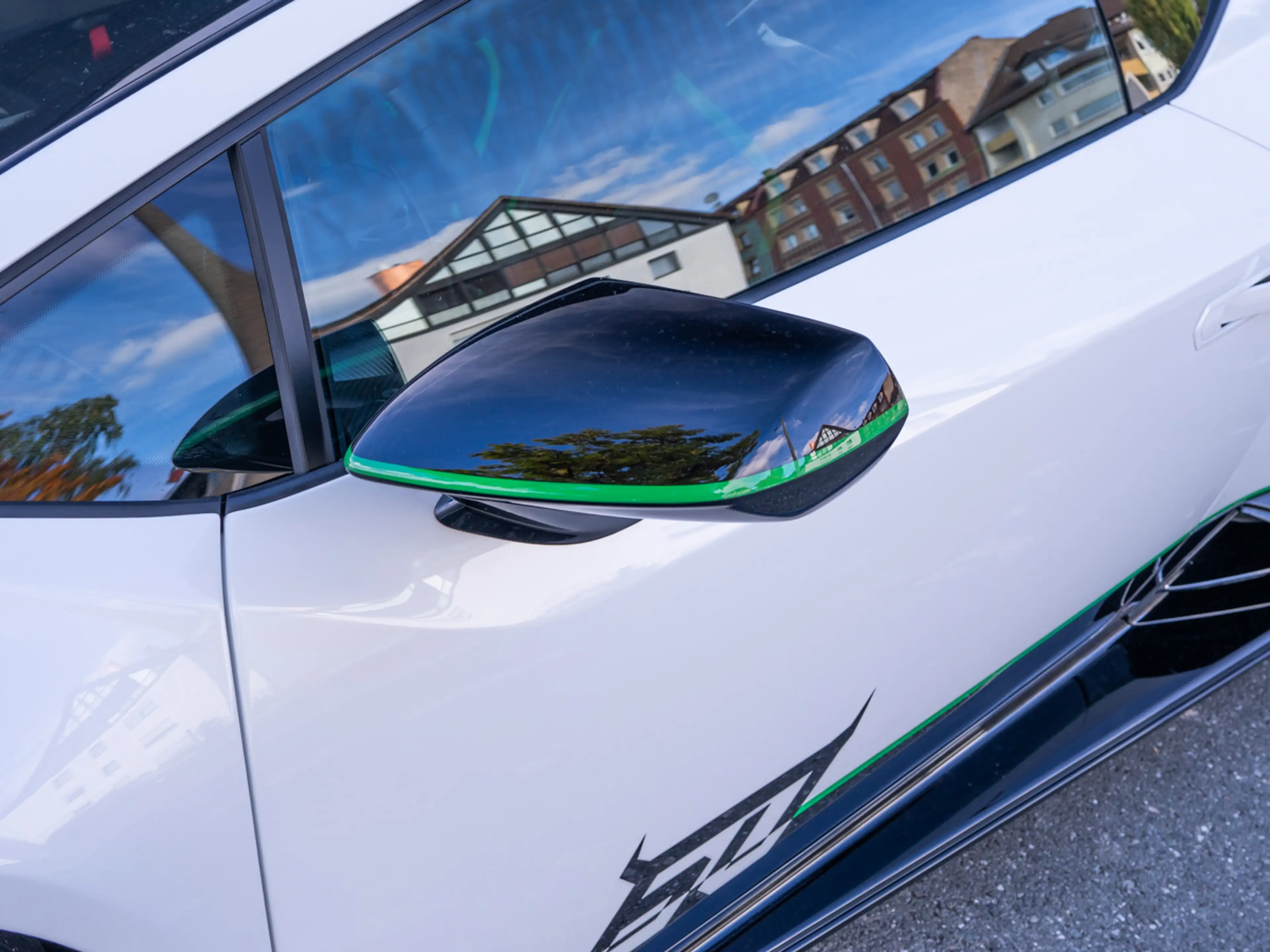 Lamborghini Huracán Tecnica 60th Sondermodell — photo 10