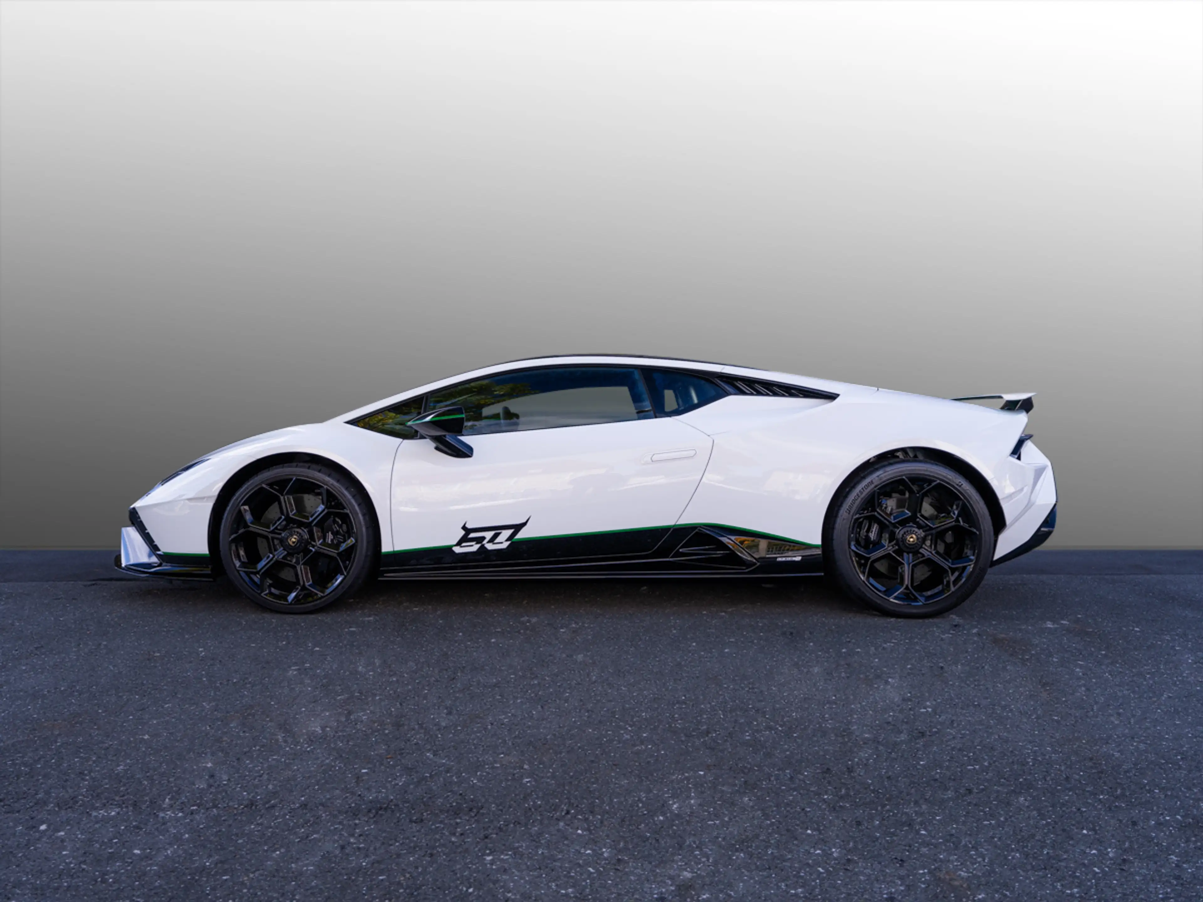 Lamborghini Huracán Tecnica 60th Sondermodell — photo 3