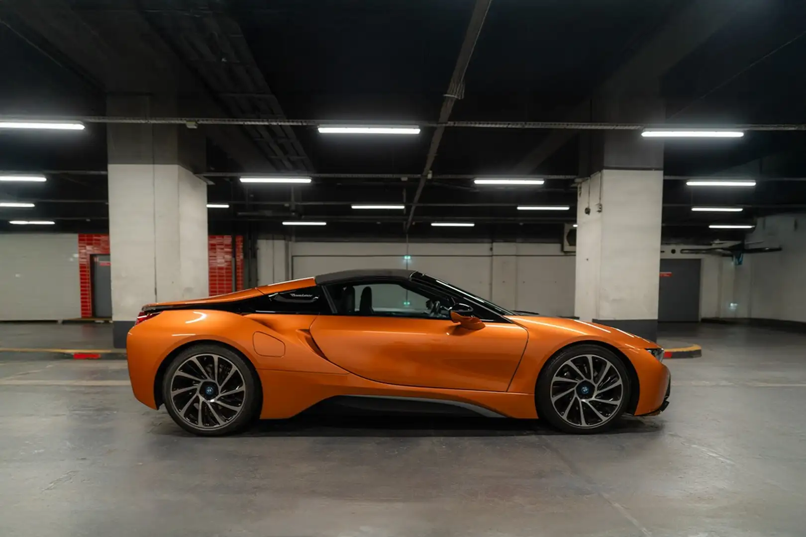 BMW i8 Roadster Bronze - 2
