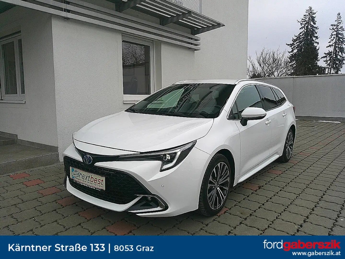 Toyota Corolla 1,8 Hybrid Touring Sports Active Drive Weiß - 1