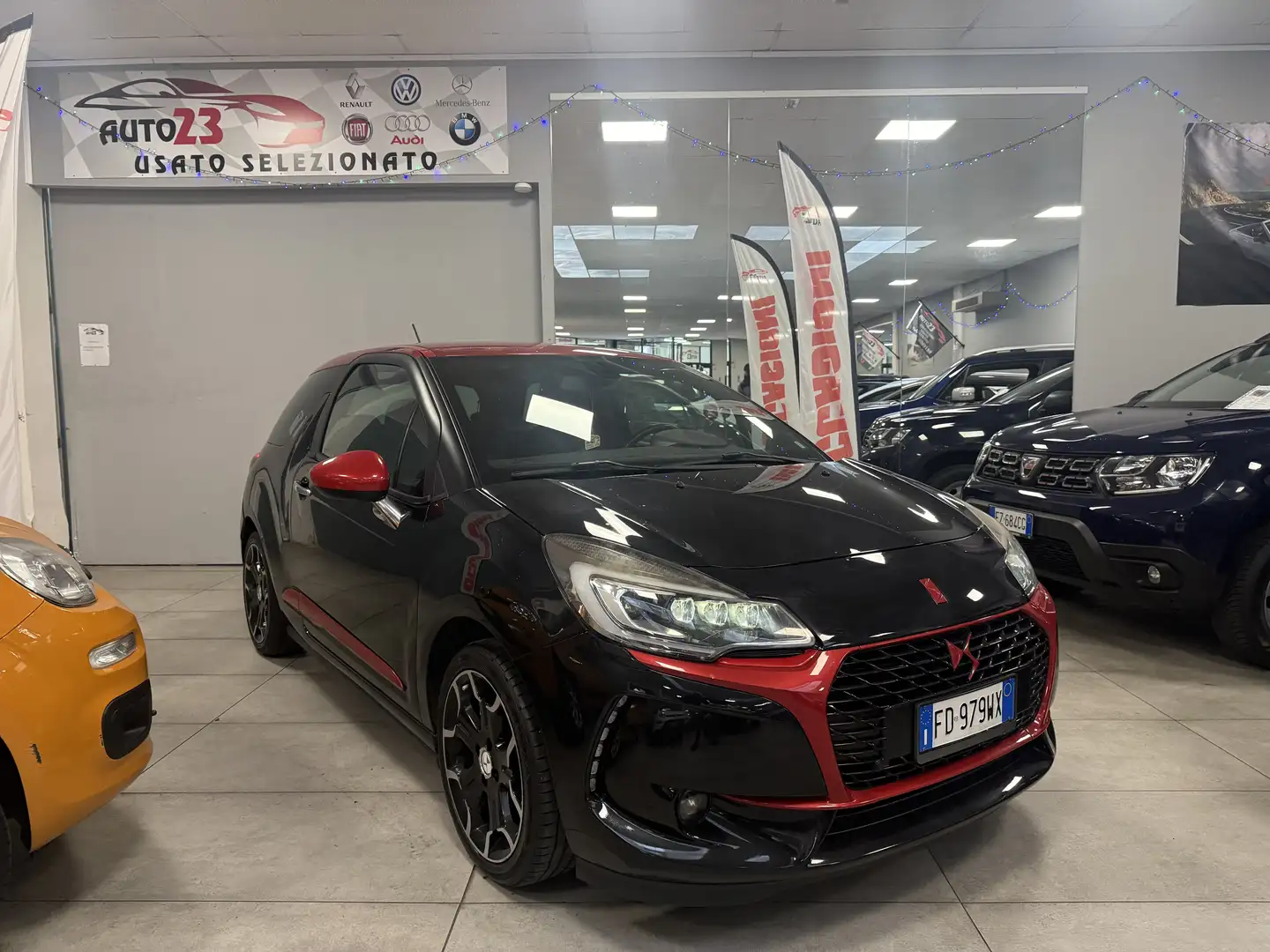 DS Automobiles DS 3 DS3 1.2 puretech Sport Chic 82cv Negro - 2