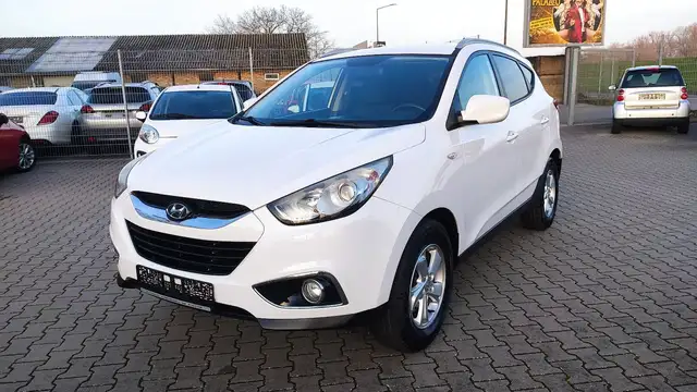 Hyundai iX35 2WD NAVI+Klima+PDC+BT+FSE+MFL+ALU+TÜV-2027