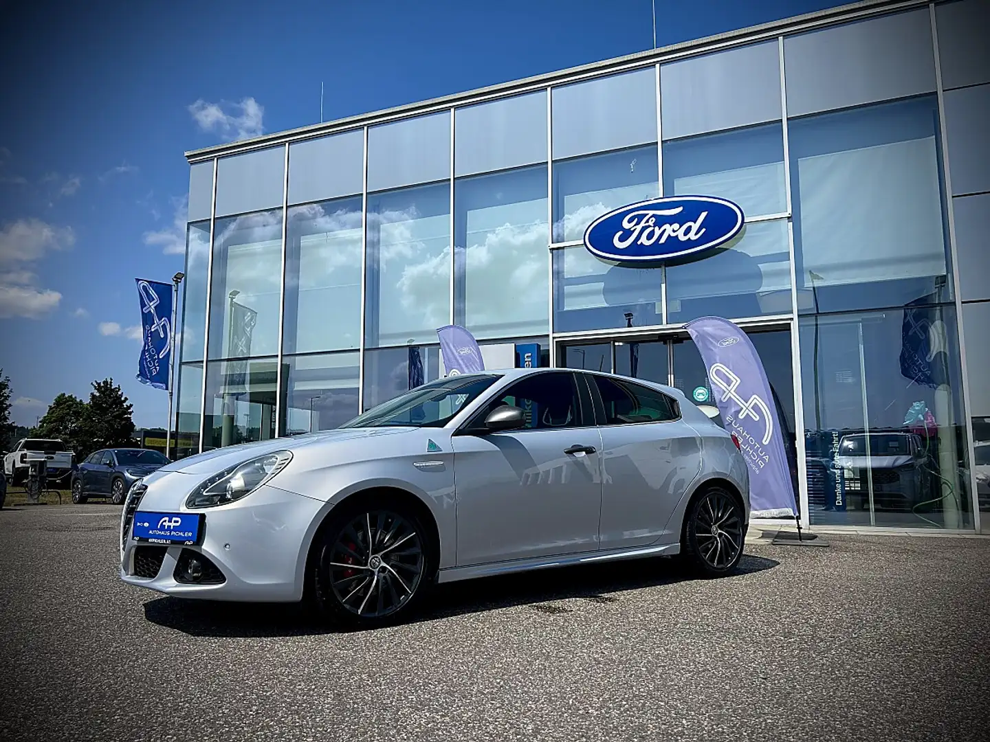 Alfa Romeo Giulietta Quadrifoglio Verde - AUTOMATIK / PARKSENSOREN V... Silber - 2