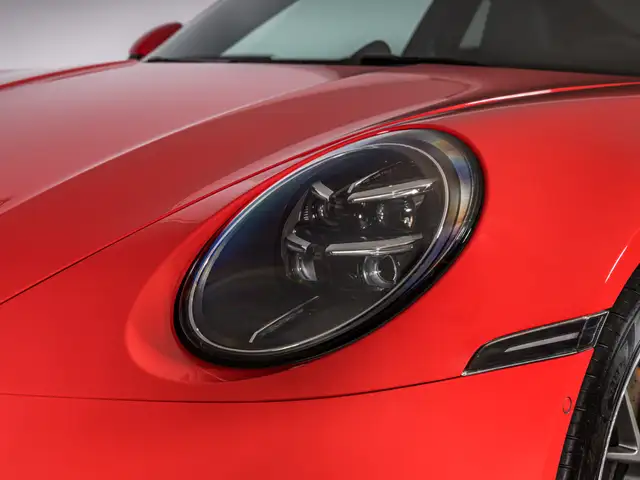 Porsche 911 view 10