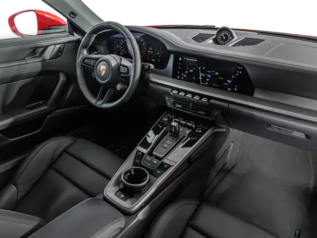 Porsche 911 view 11