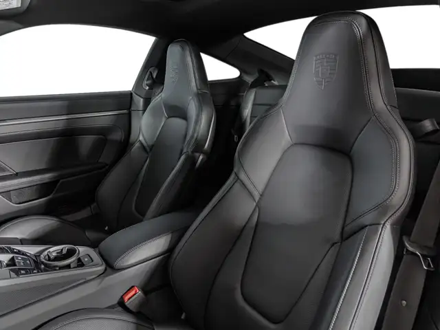Porsche 911 view 7