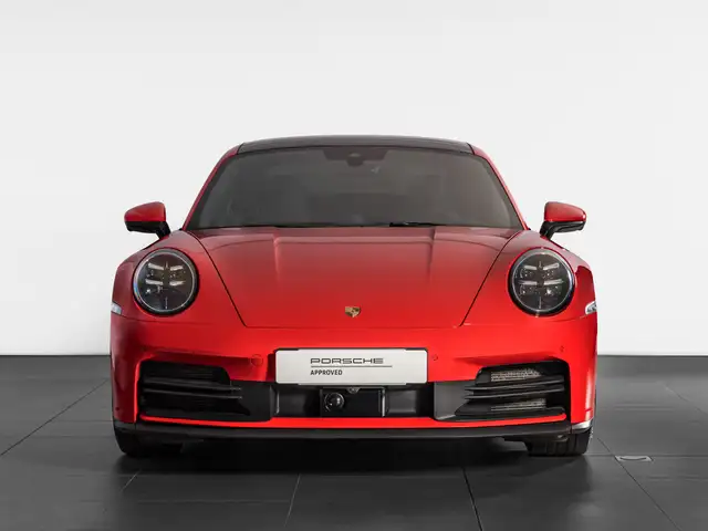 Porsche 911 view 6