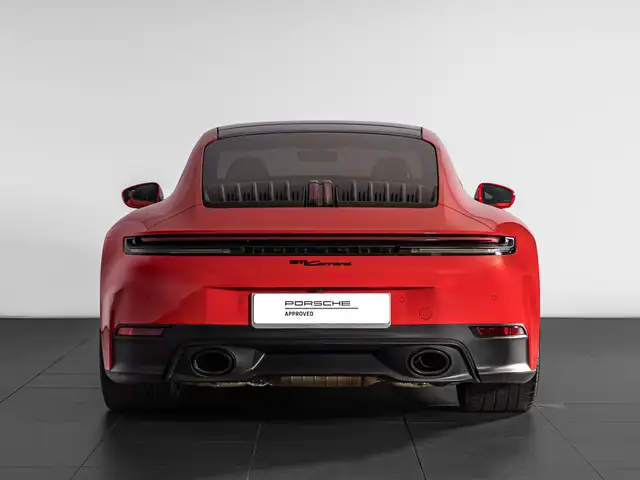 Porsche 911 view 4
