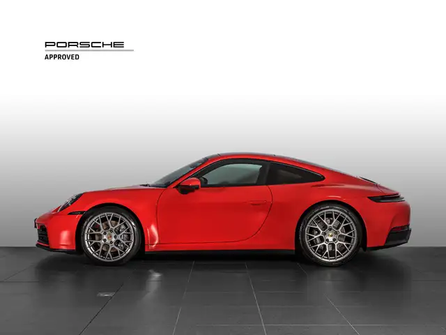 Porsche 911 view 3