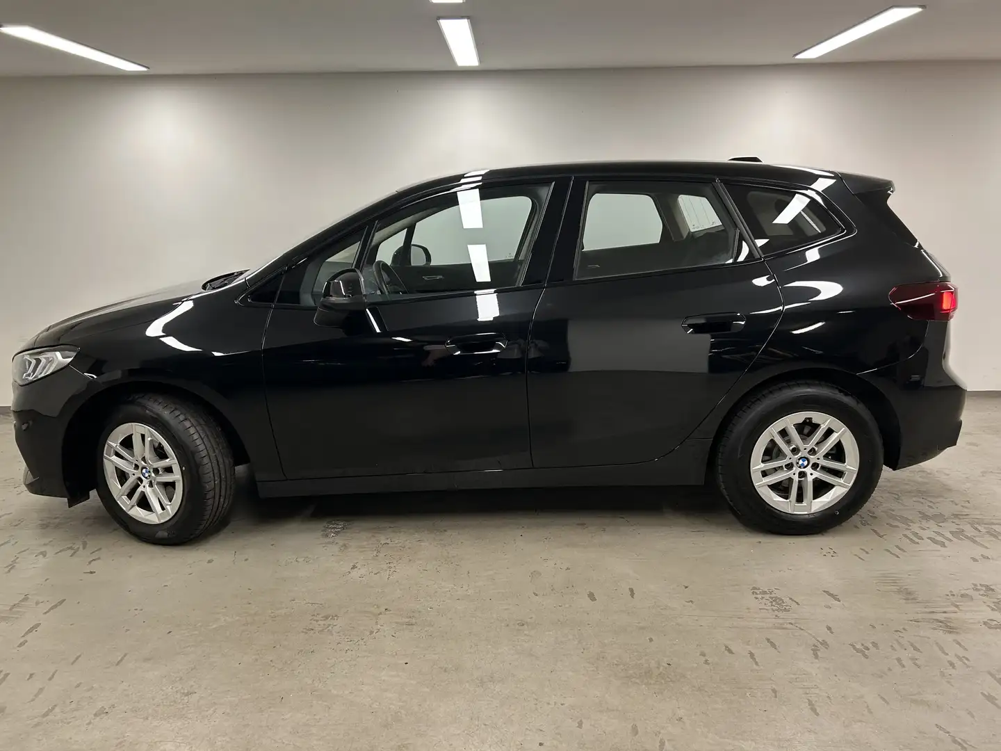 BMW 218 i Active Tourer Parkass. AHK DAB Noir - 2