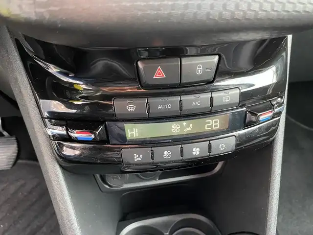 Peugeot 2008 view 10