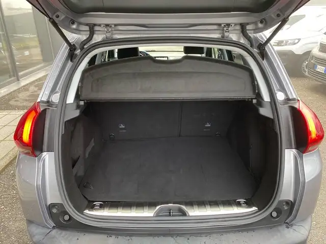 Peugeot 2008 view 8