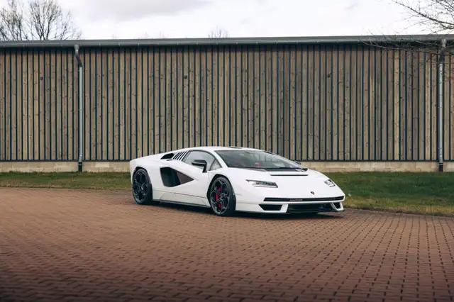 Lamborghini Countach LPI 800-4 | 1 of 112