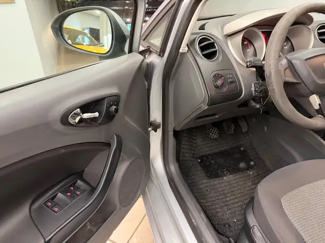 Seat Ibiza view 8