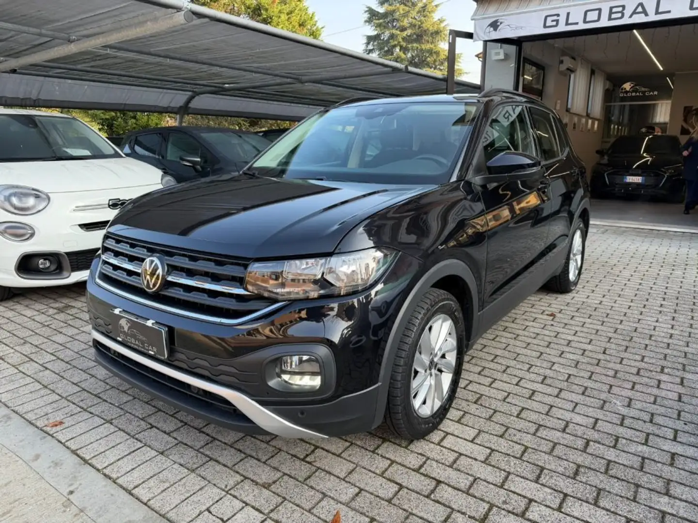 Volkswagen T-Cross Benzina AUTOMATICA Nero - 1