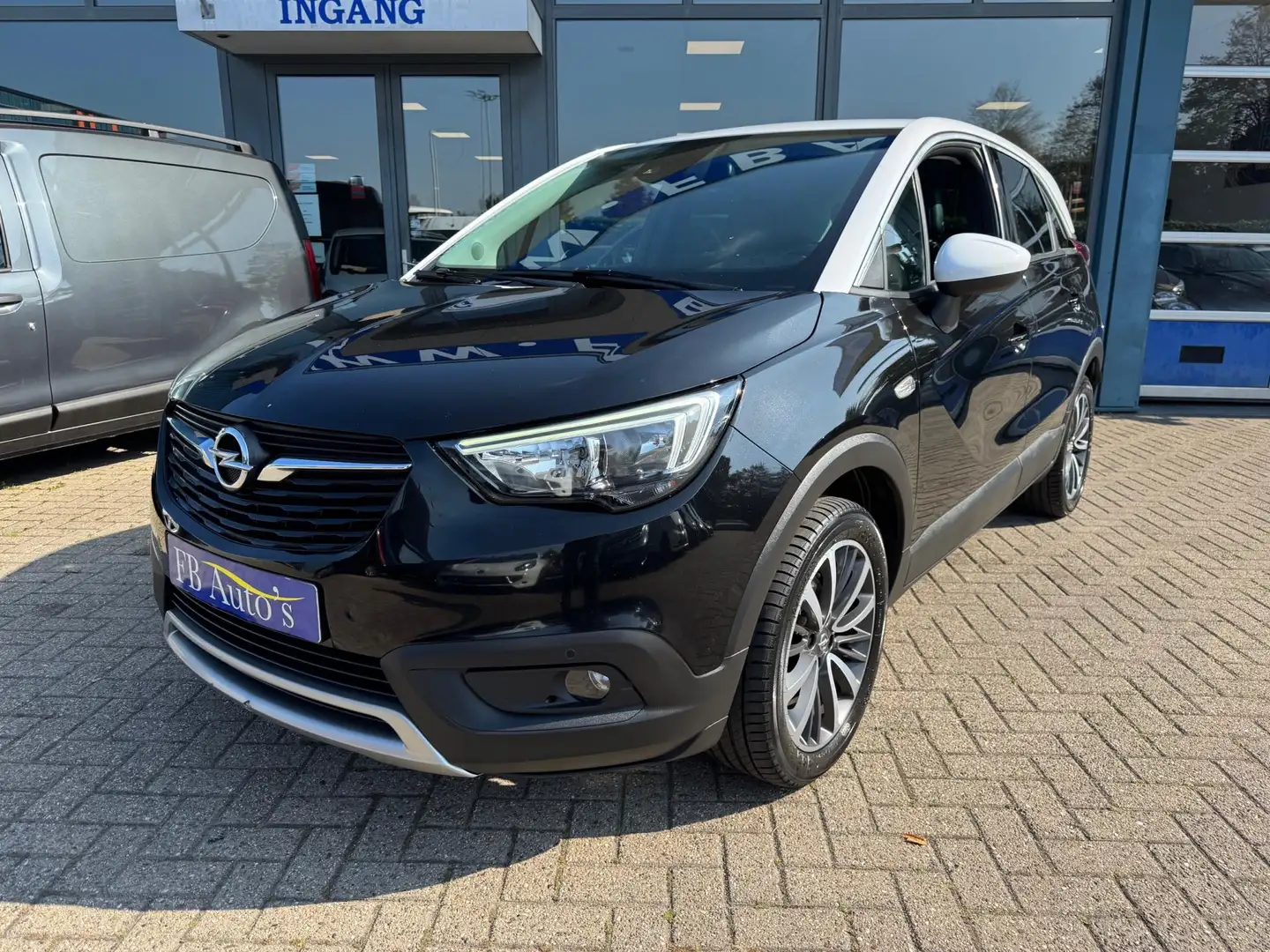 Opel Crossland X 1.2 Turbo Innovation Airco Cruise Navi A.Camera Zwart - 2