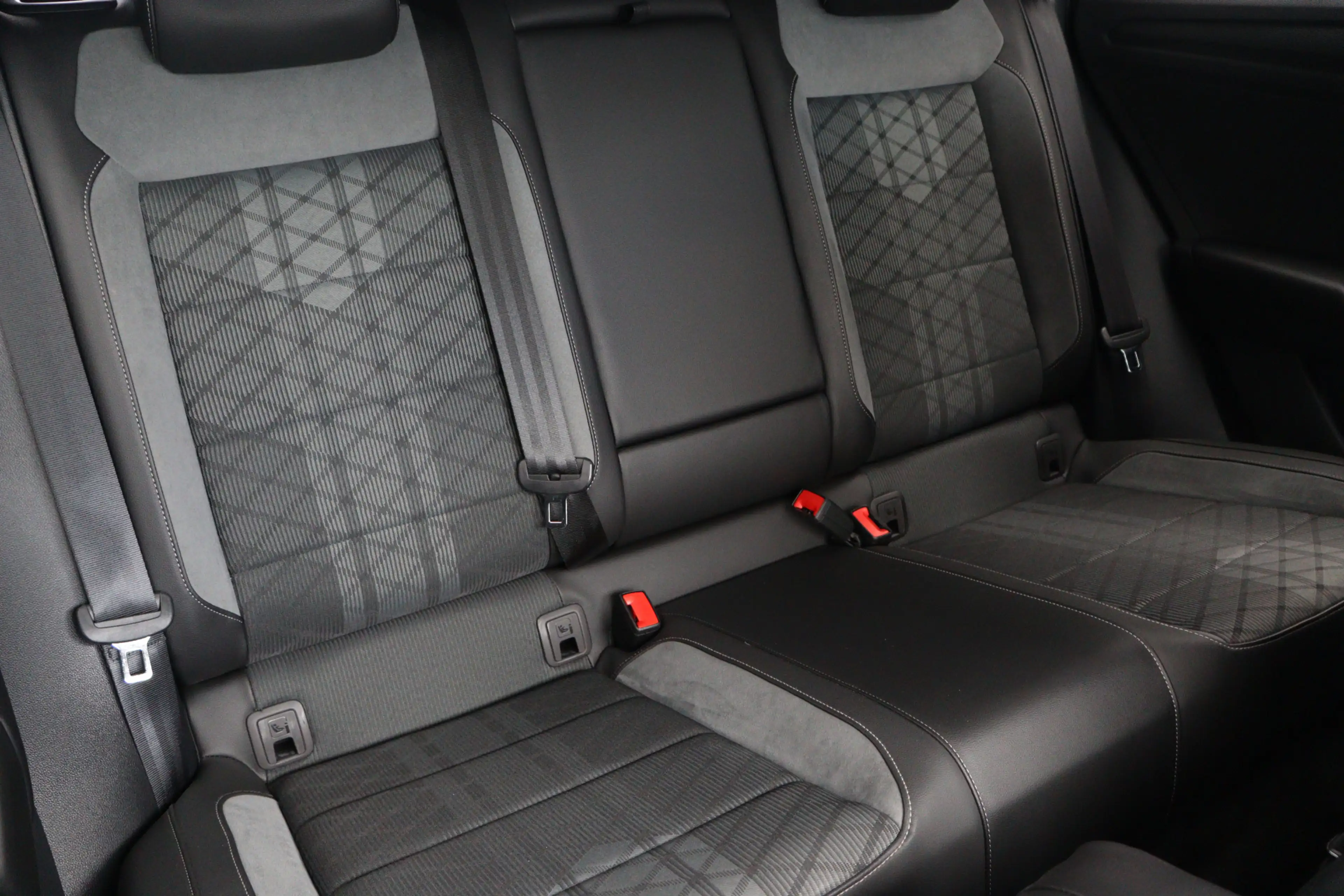 Volkswagen T-Roc 1.5 TSI R-Line | ACC | Camera | Keyless | — photo 15