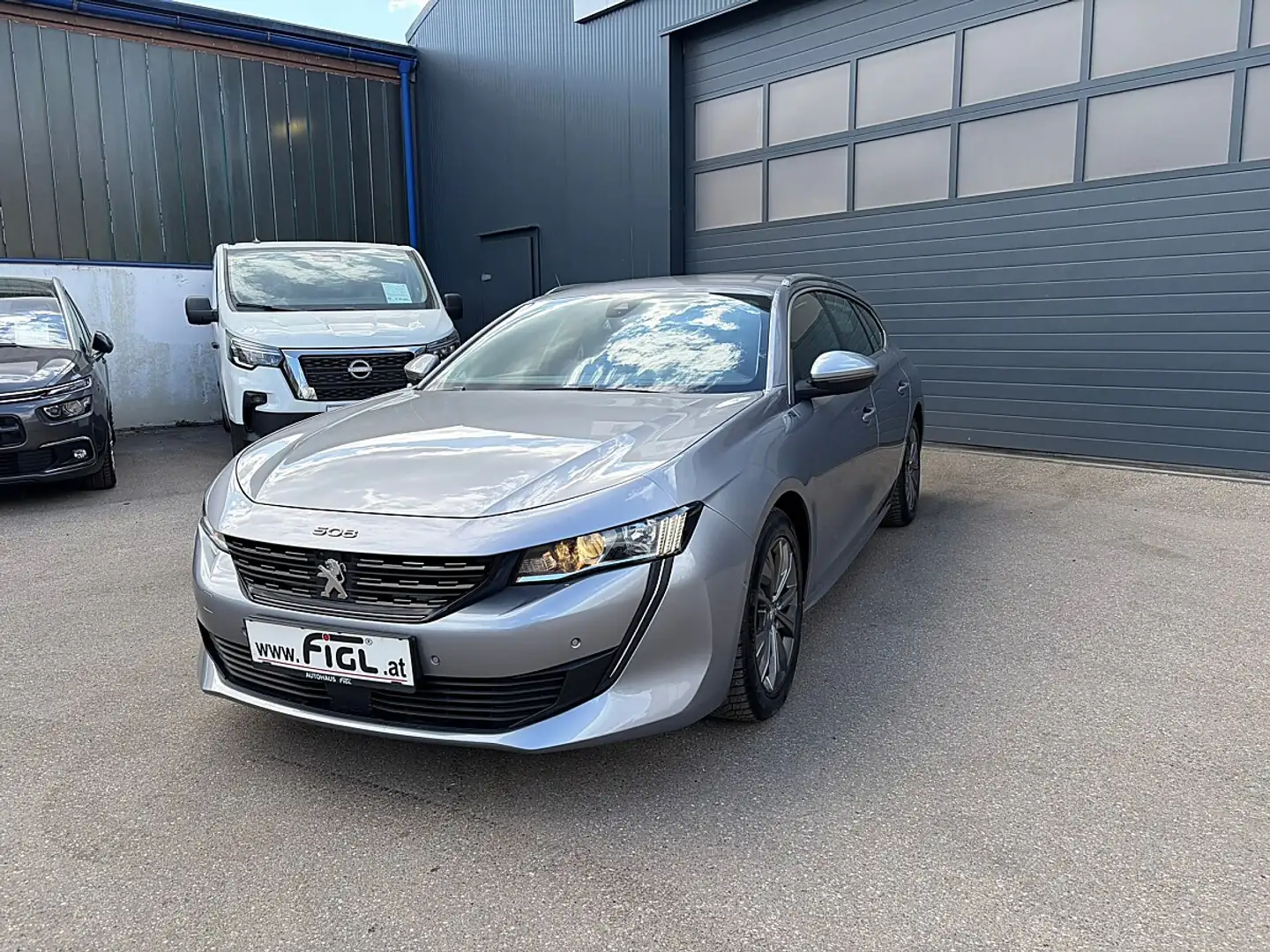 Peugeot 508 SW 1,5 BlueHDi 130 EAT8 S&S Allure Aut. Grau - 2