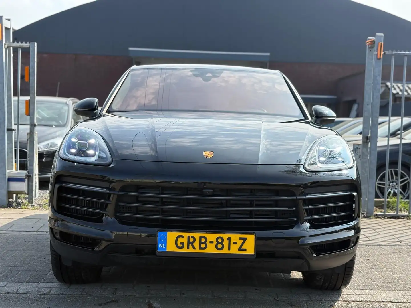 Porsche Cayenne 3.0 E-Hybrid Platinum Edition | Panoramadak | Surr Zwart - 2