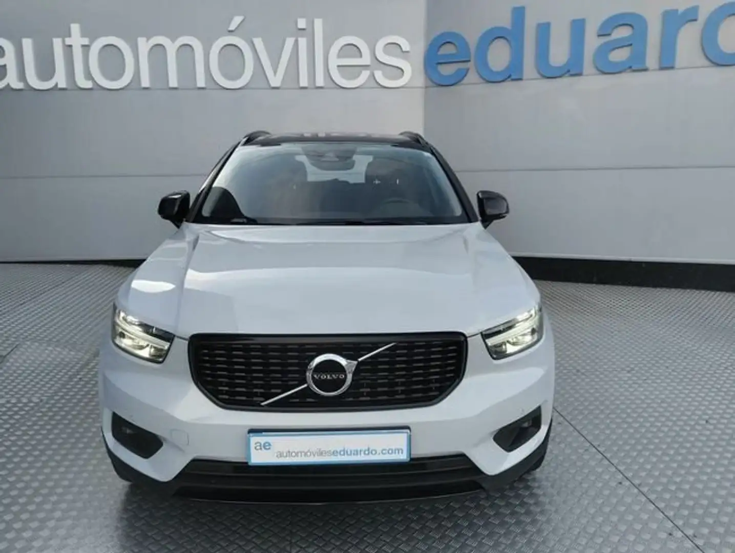 Volvo XC40 T4 Recharge R-Design Aut. Gris - 2