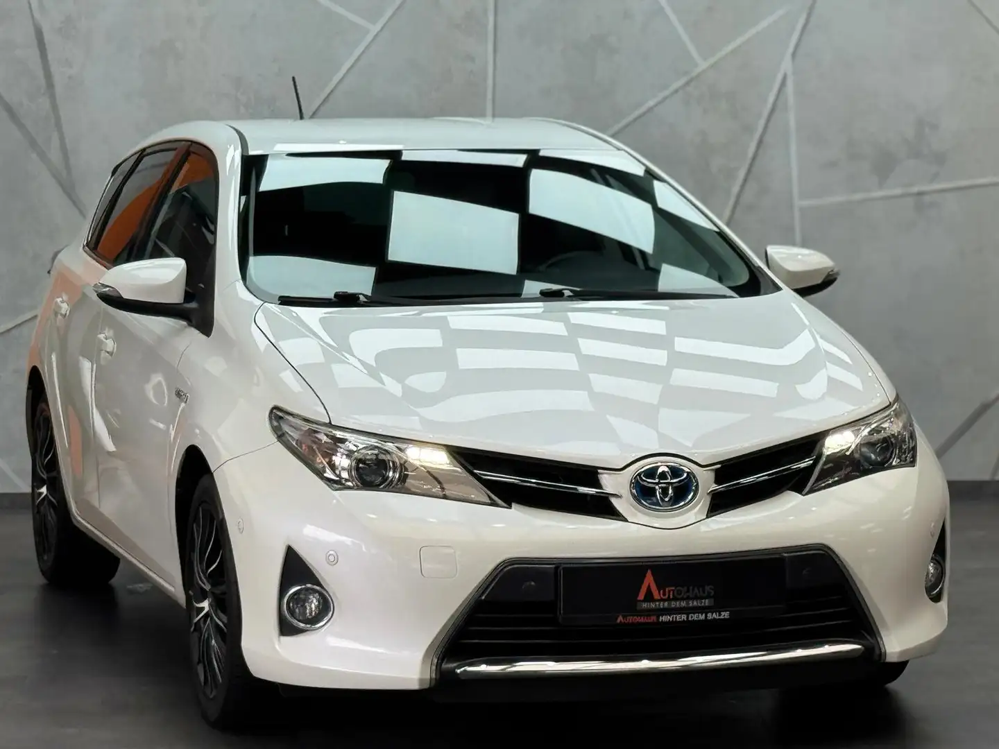 Toyota Auris Hybrid Start Edition 1.8  |KAM|TEMP|SHZG| Blanc - 2
