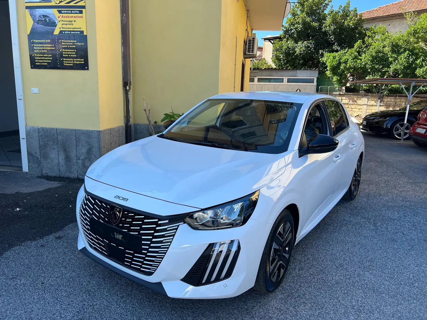 Peugeot 208 208 II 2023 1.2 puretech Allure km0 diversi colori Bianco - 1