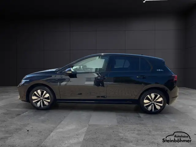 Volkswagen Golf view 3