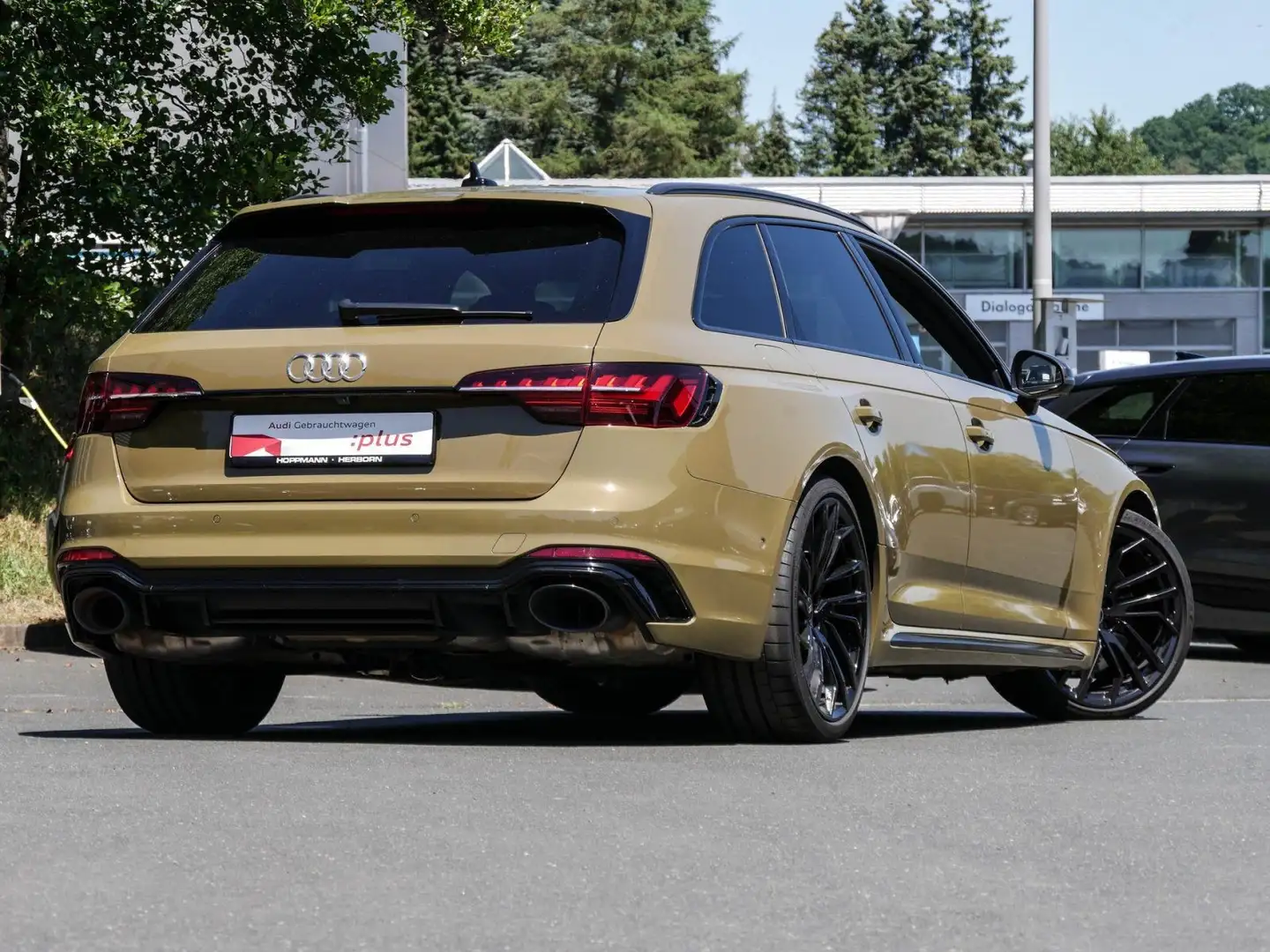 Audi RS4 B&O Pano Matrix Virtual Assistenz Grün - 2