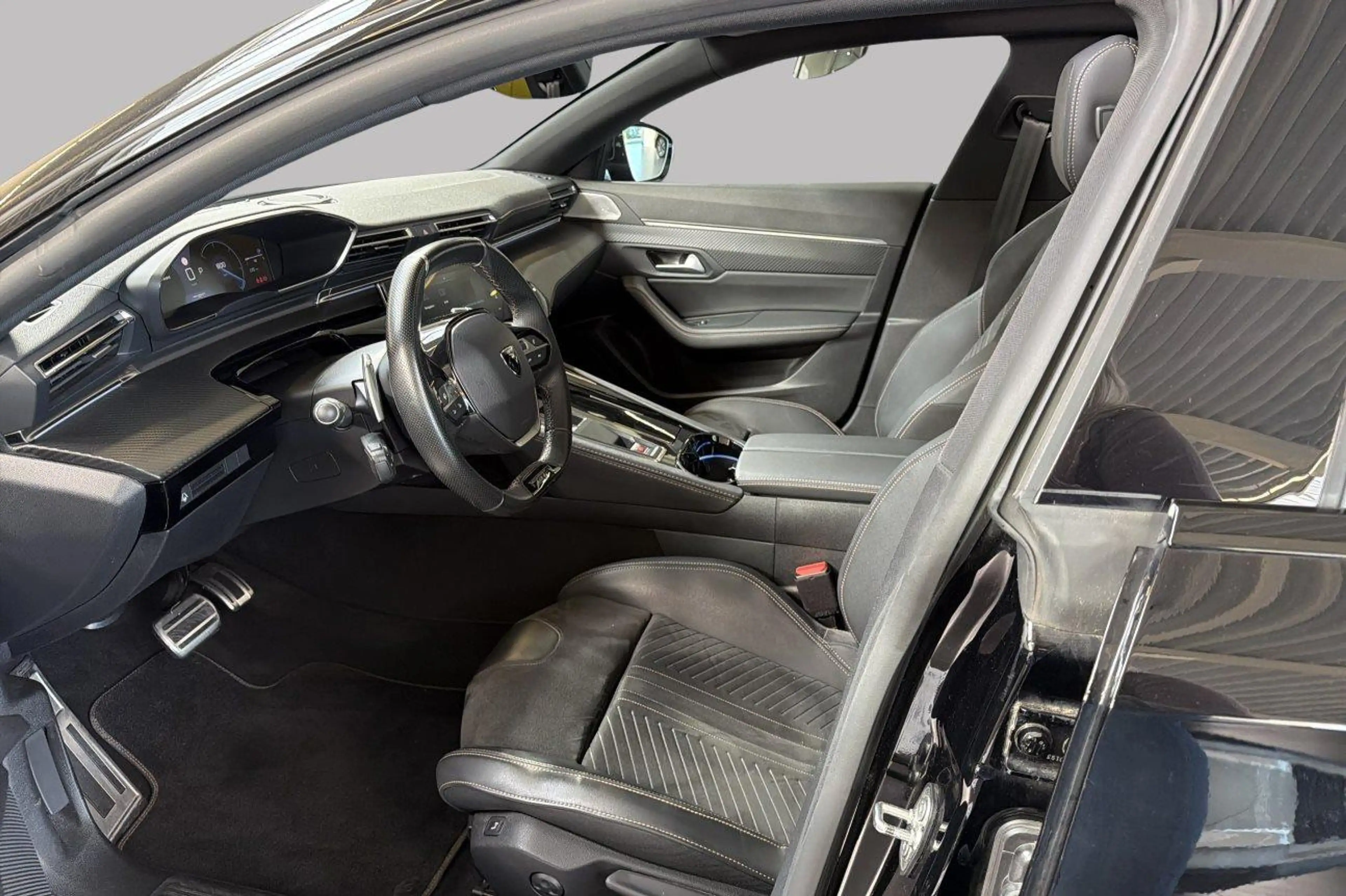 Peugeot 508 III GT — photo 10