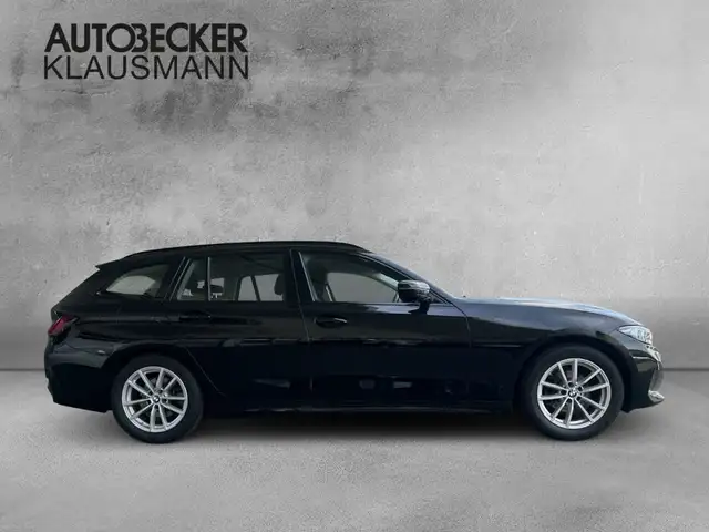BMW 3 Series view 4