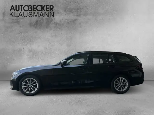BMW 3 Series view 3