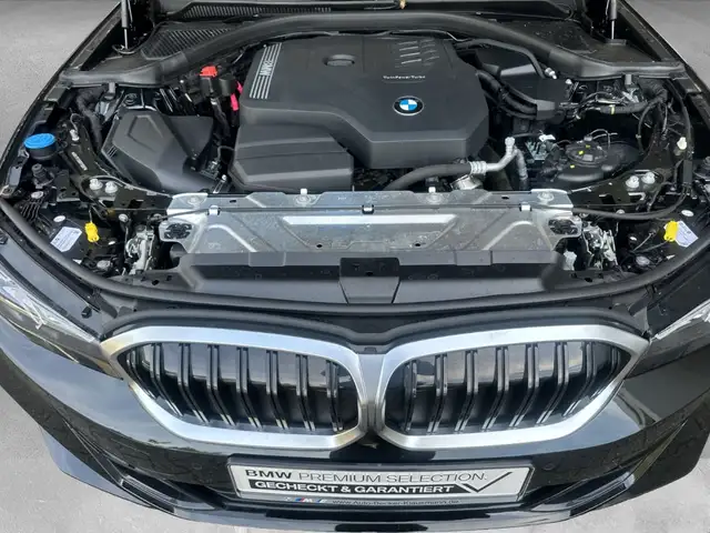 BMW 3 Series view 14