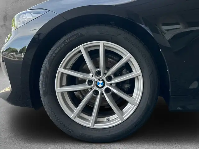 BMW 3 Series view 7