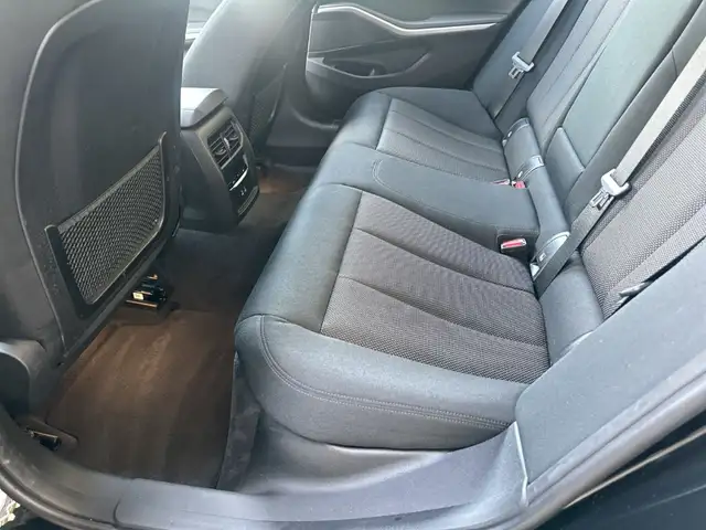 BMW 3 Series view 13