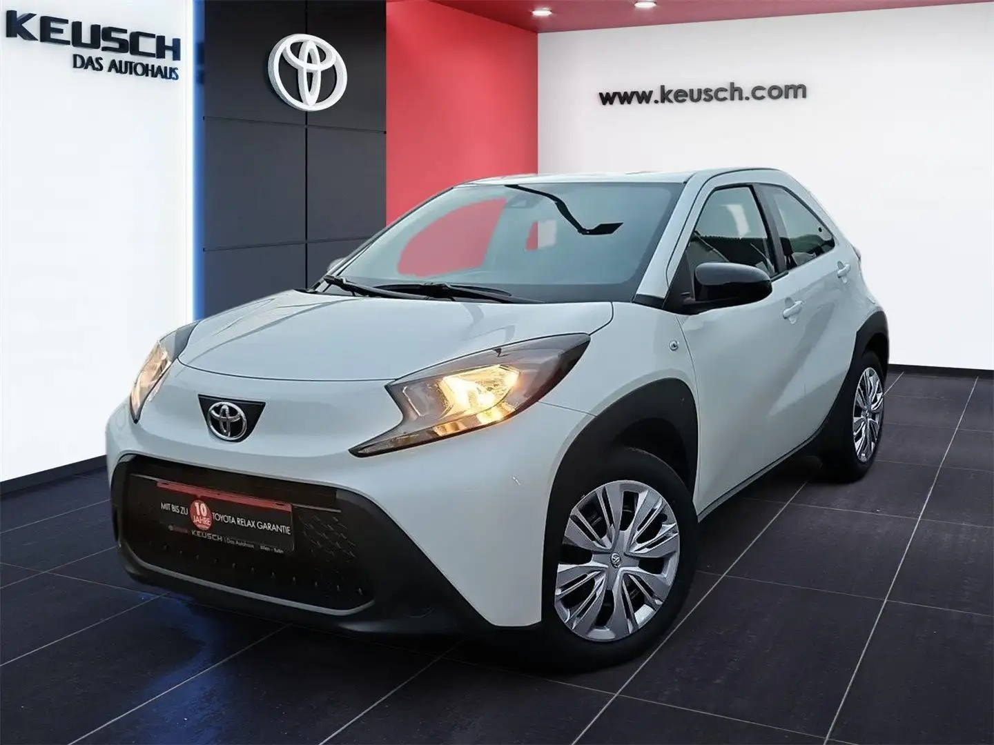 Toyota Aygo X AYGO X 1,0 l Play Blanc - 1