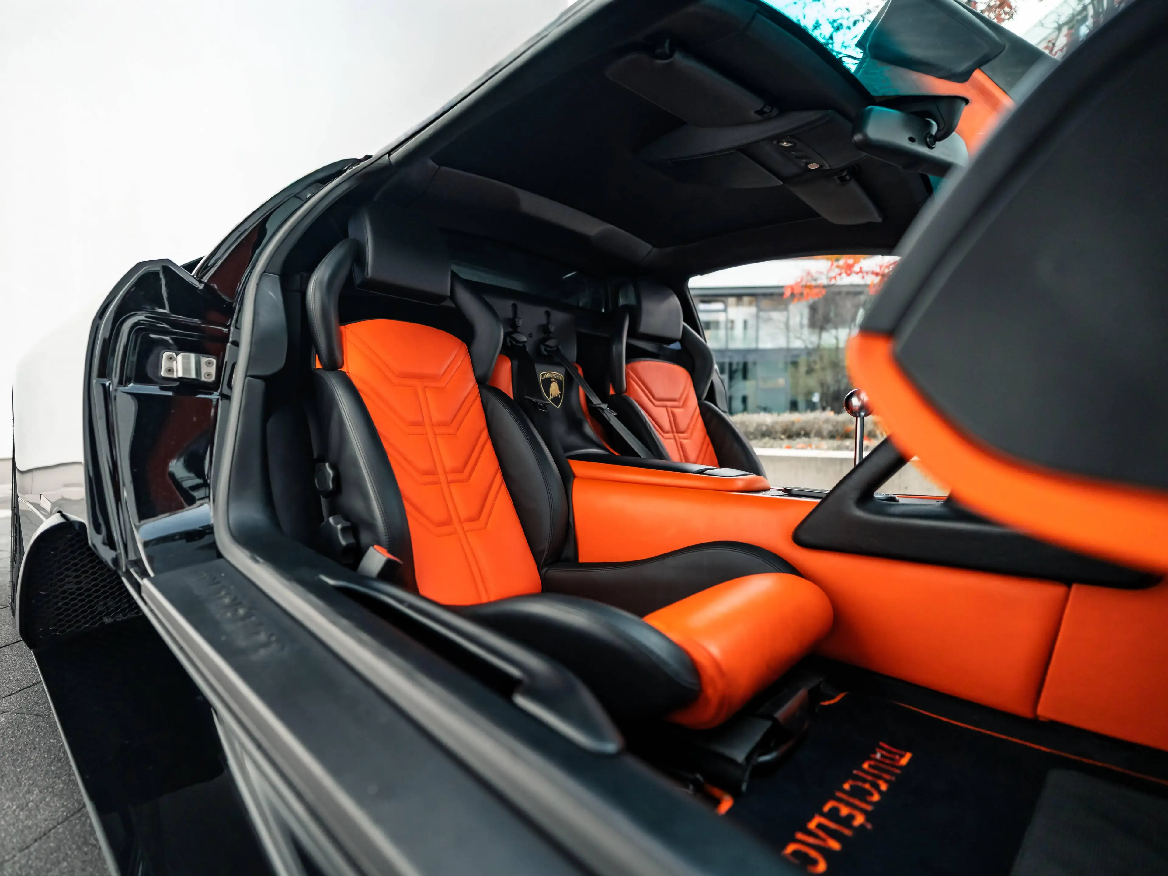 Lamborghini Murciélago 6.2 L // MY2003 // MANUAL GEARBOX // CARBON // 1 OF 1 — photo 10
