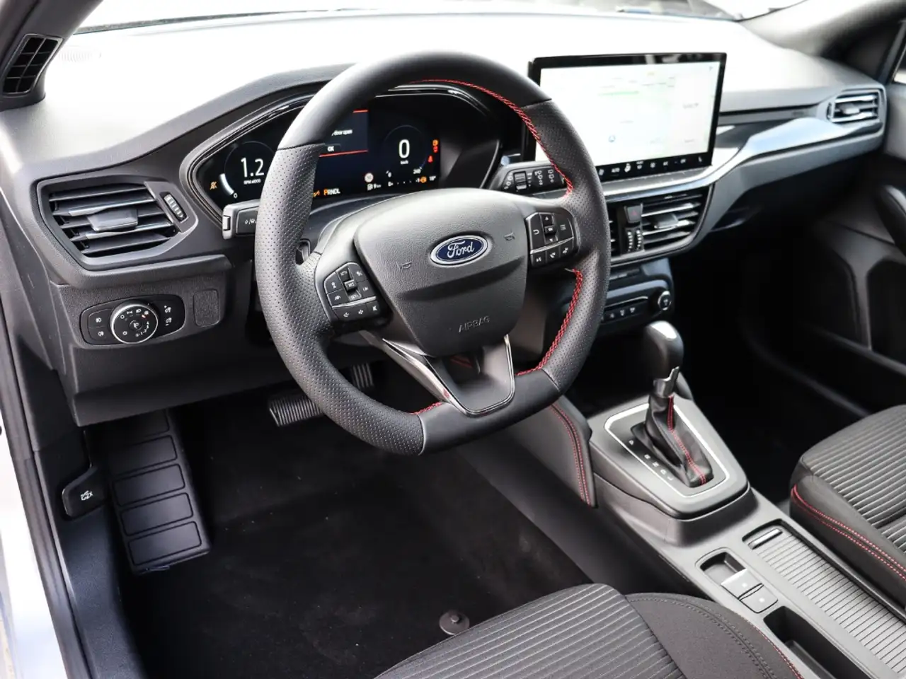 Ford Focus Turnier ST-Line X 155PS Aut. FAP Winter Parking 4