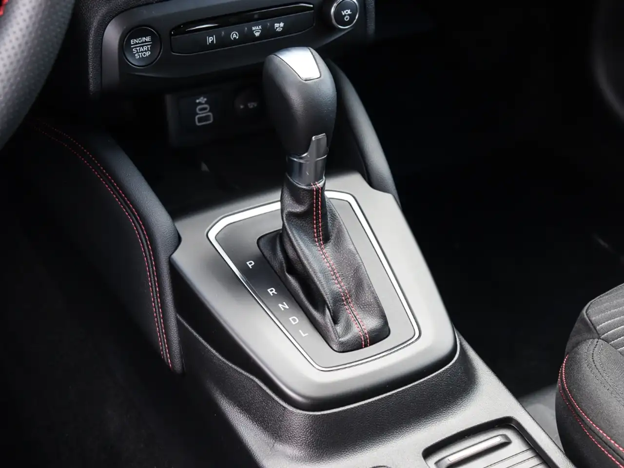 Ford Focus Turnier ST-Line X 155PS Aut. FAP Winter Parking 12