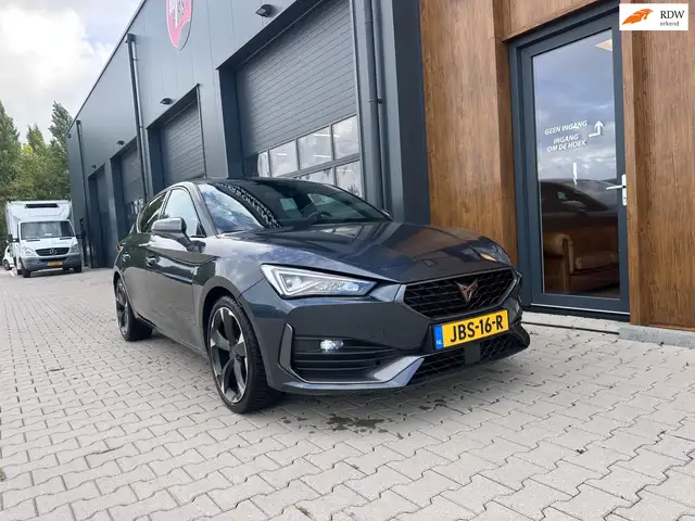 CUPRA Leon 1.4 e-Hybrid VZ Business