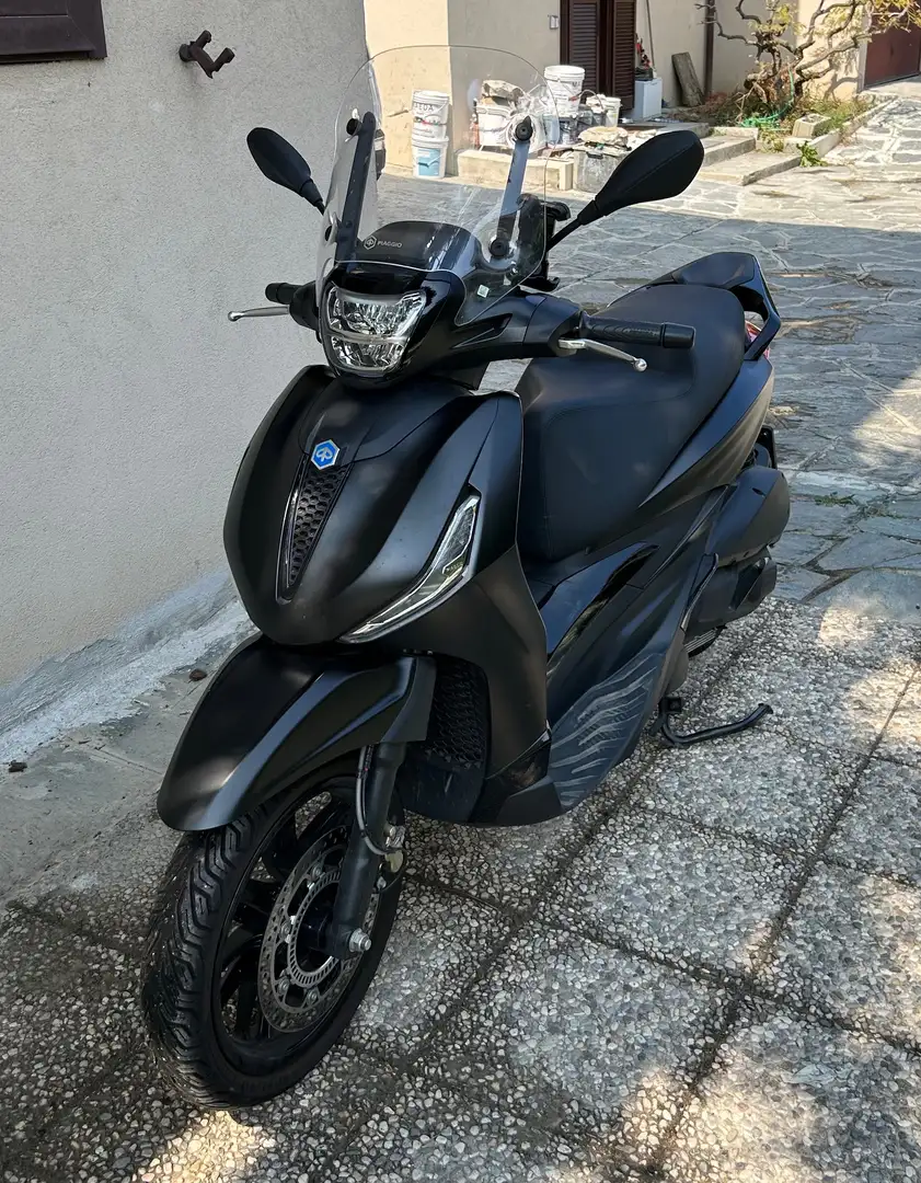 Piaggio Beverly 300 Deep Black HPE E5 Negru - 2