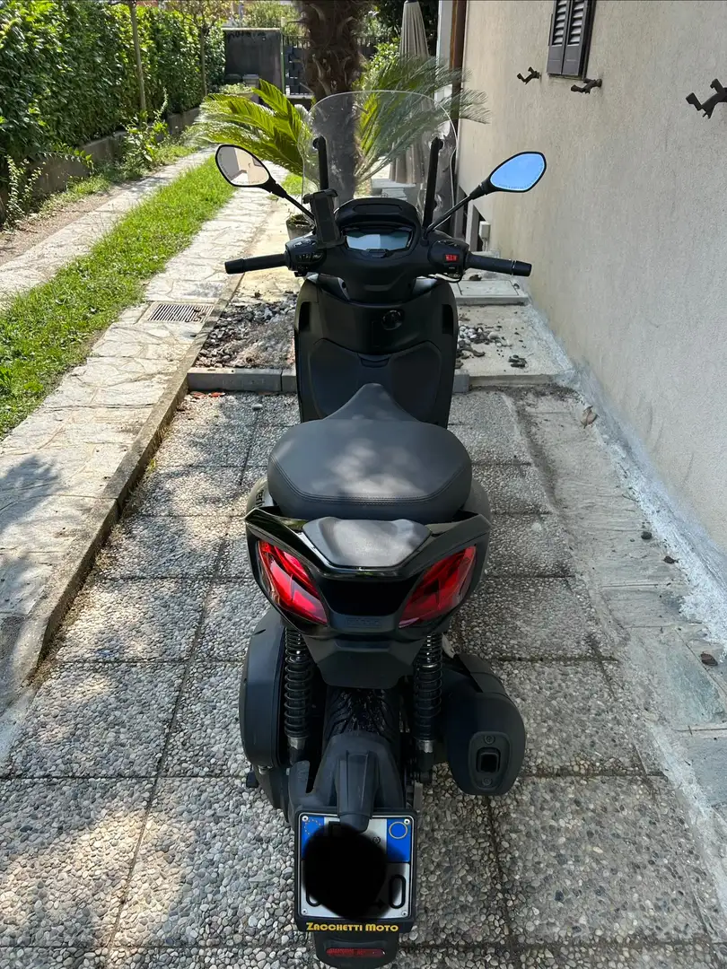 Piaggio Beverly 300 Deep Black HPE E5 Negru - 1