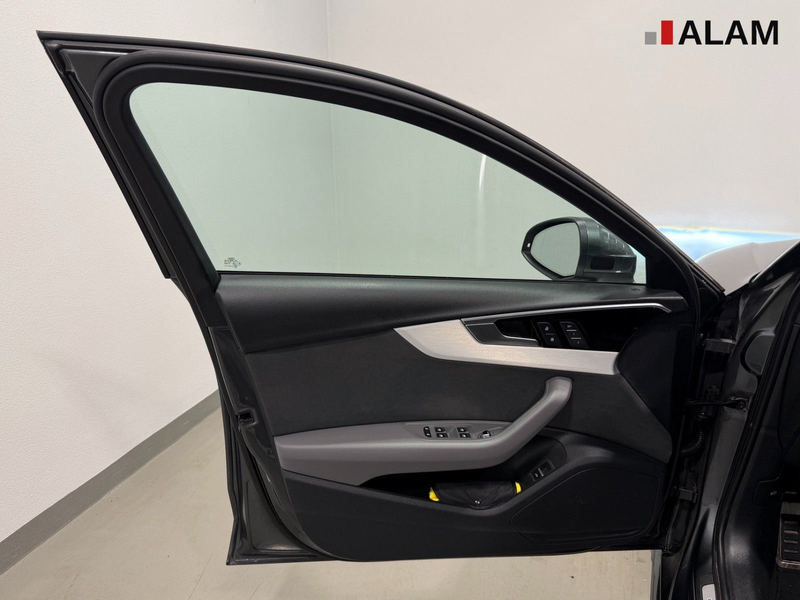 Audi A4 Avant 40 TFSI S line ACC Lane Park Side 360° — photo 12